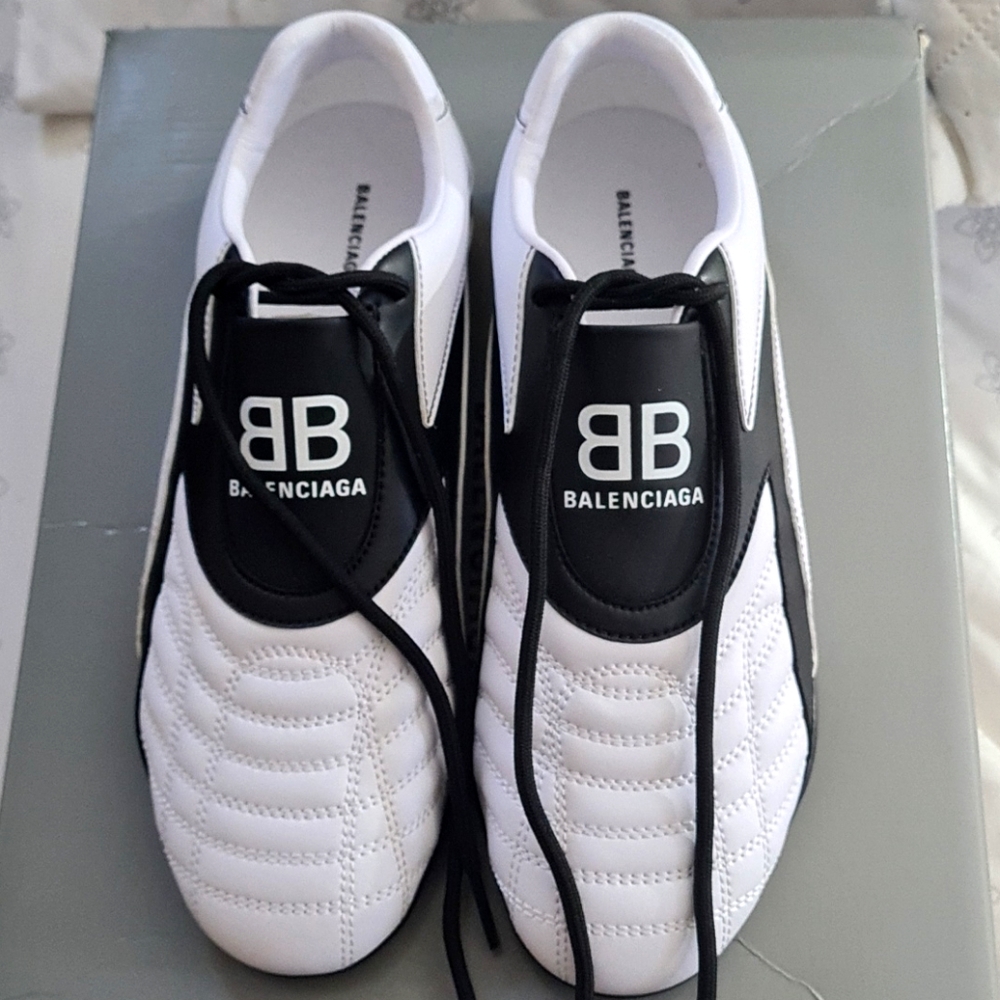 HOST PICK 🎉🎉🎉BALENCIAGAZen SNEAKERS